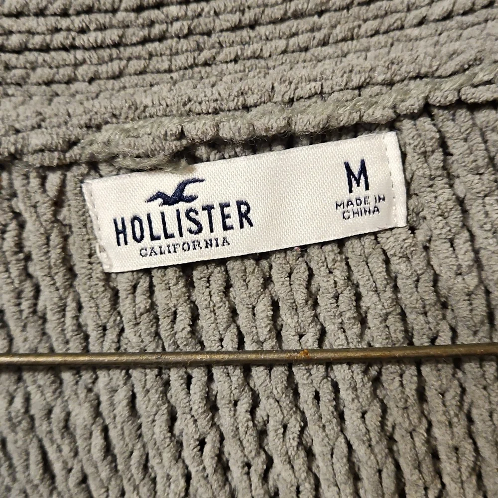 Hollister Open Front Sweater Size Medium - Picture 2 of 6